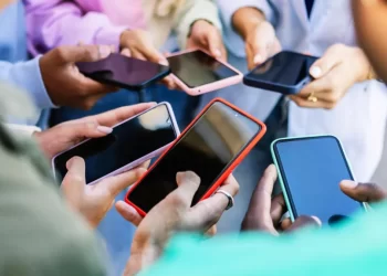 Apple and Samsung users could be due share of £480m payout