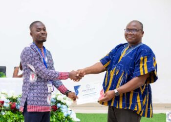 Dr Emmanuel Ekow Ampiah, an optometrist and lecturer at the University of Cape Coast (UCC), has been named Ghana’s Best Optometrist by the Ghana Optometric Association (GOA).