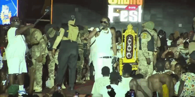 Accra — It may not even be the official start of December yet, but Ghana’s festive season seems to have found its explosive kickoff. ShattaFest 2025, headlined and organized by Dancehall superstar Shatta Wale, transformed Accra’s Independence Square into a sea of energy, music, and celebration last Saturday night.