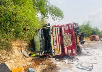 GNFS Prevents Explosion as Petrol Tanker Overturns on Mankessim-Fosu Road